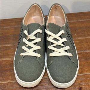 Jack Rogers Women’s Canvas‎ Sneakers size 10m